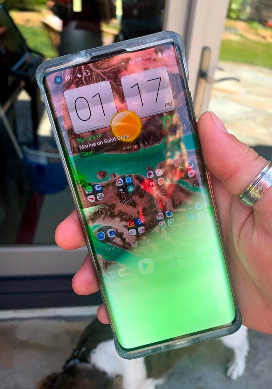 摩托罗拉 Edge+ 部分手机出现严重绿屏问题