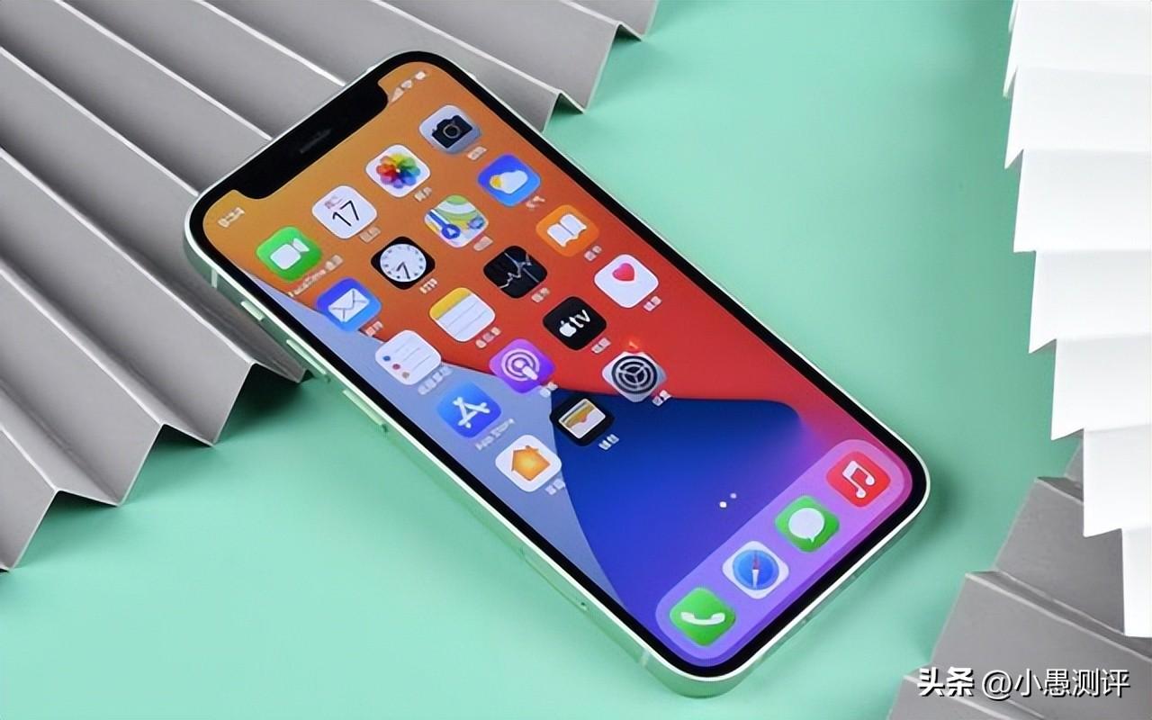 苹果iPhone12mini跌至“退场价”，2022年，到底值不值得入手呢？