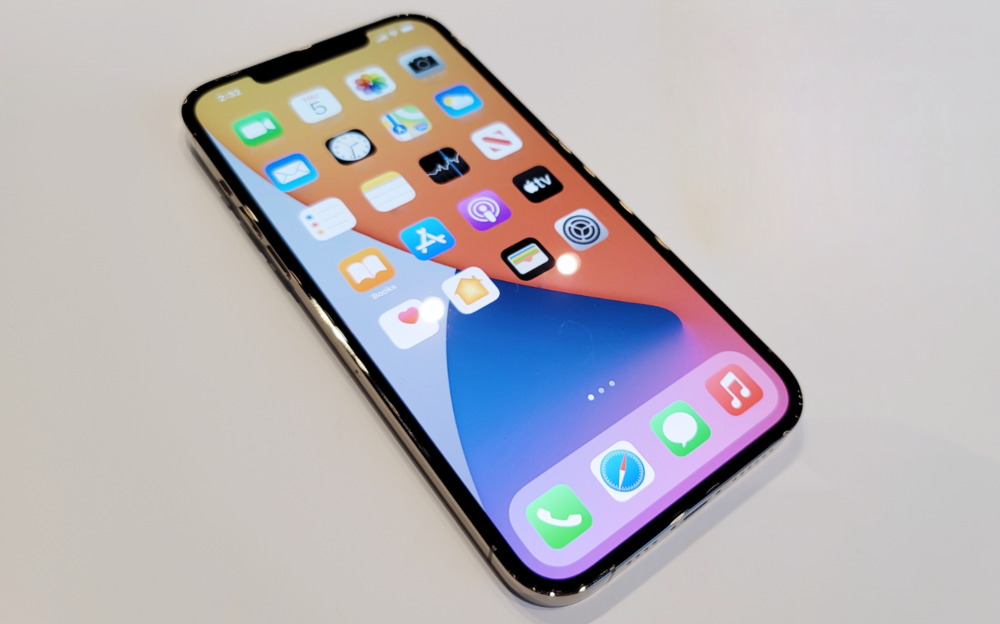 iPhone12 ProMax评测：最好的手机，但不适合大众