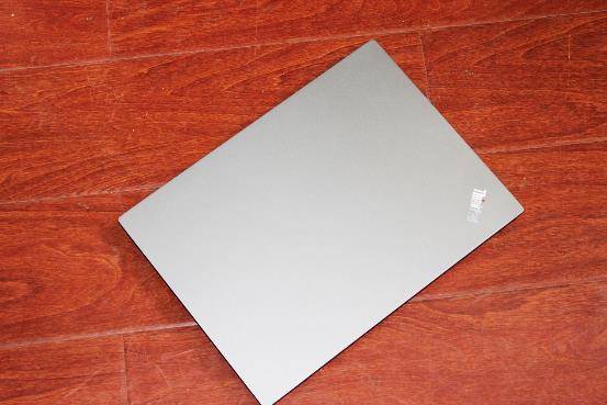 这款商务本颠覆你的印象：网游霸主，ThinkPad翼480评测