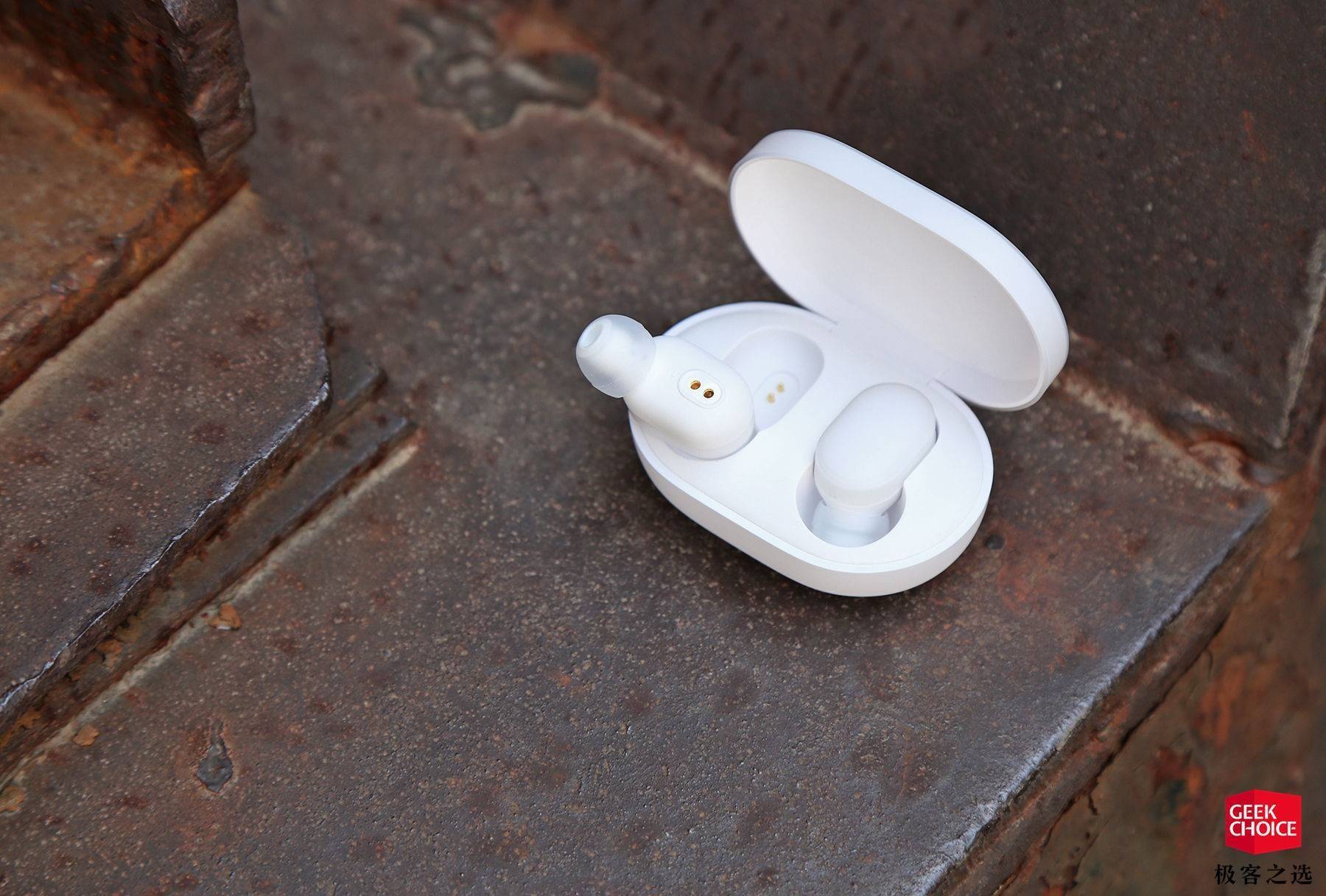 小米蓝牙耳机AirDots青春版体验：199 元的高性价比真无线耳机