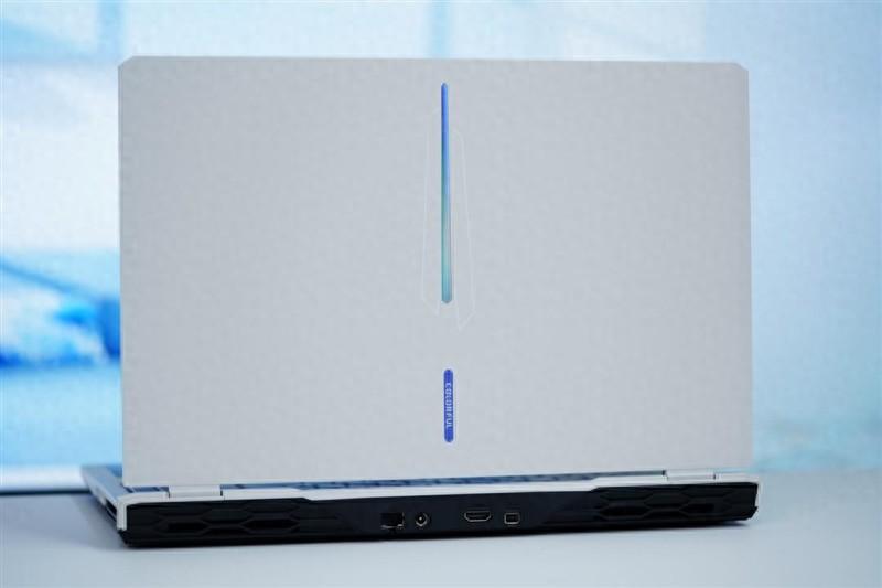 几乎是性价比最高的RTX 4060游戏本!七彩虹隐星P15 2024评测