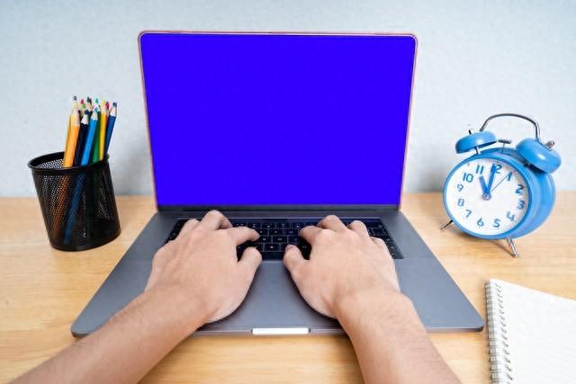 笔记本电脑死机了强制关机或重启方法，三招教你在家轻松搞定