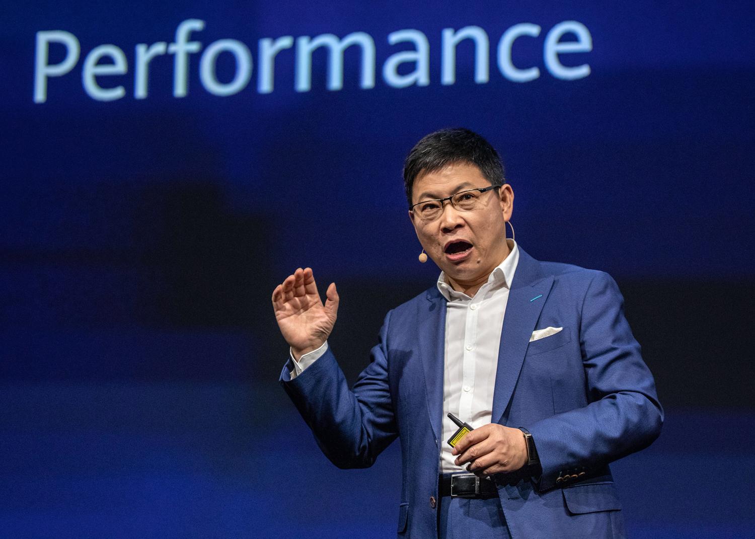 华为麒麟9000手机回归，配置停滞在两年前，价格一分未降