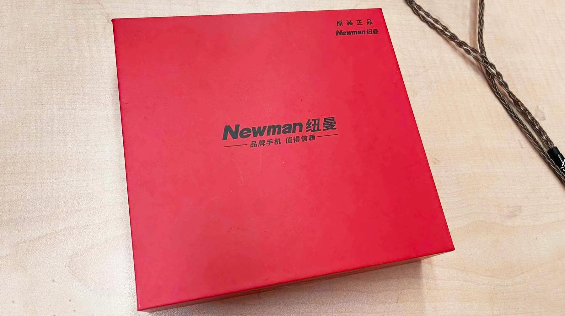 使用透明翻盖设计，体验这款国产智能手机，内置双系统续航30天