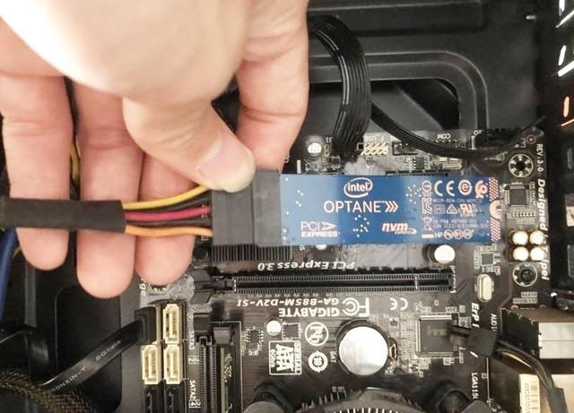 实现固态硬盘自由却遇火花四射？分清接口很重要