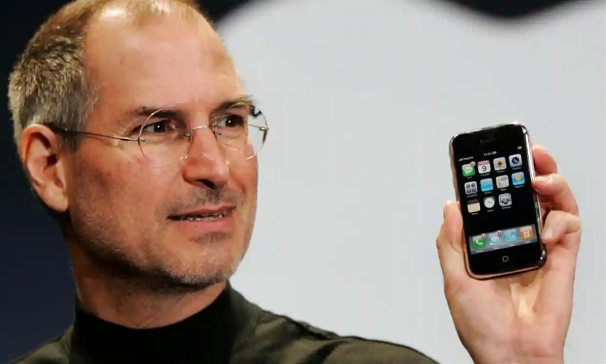 16年前售价599美元的初代iPhone拍出136万元天价！拍卖商透露它最罕见的一点