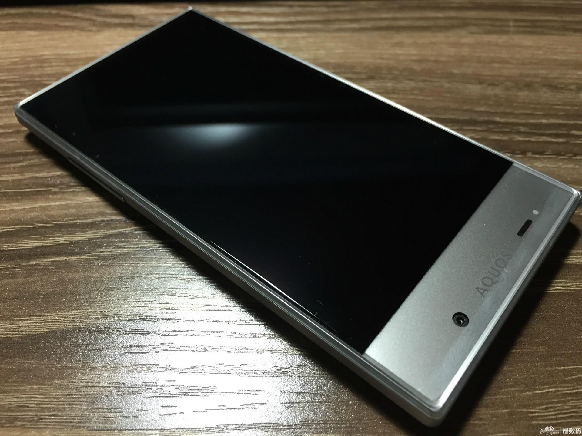 近乎无边框 夏普Aquos Crystal 305SH体验