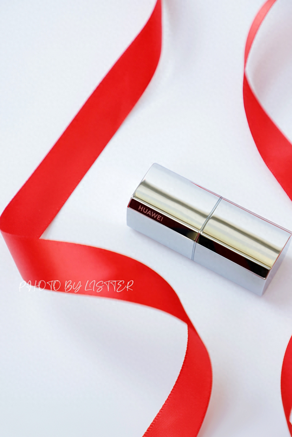 华为“口红耳机”测评:将时尚与科技完美融合后的数码潮玩