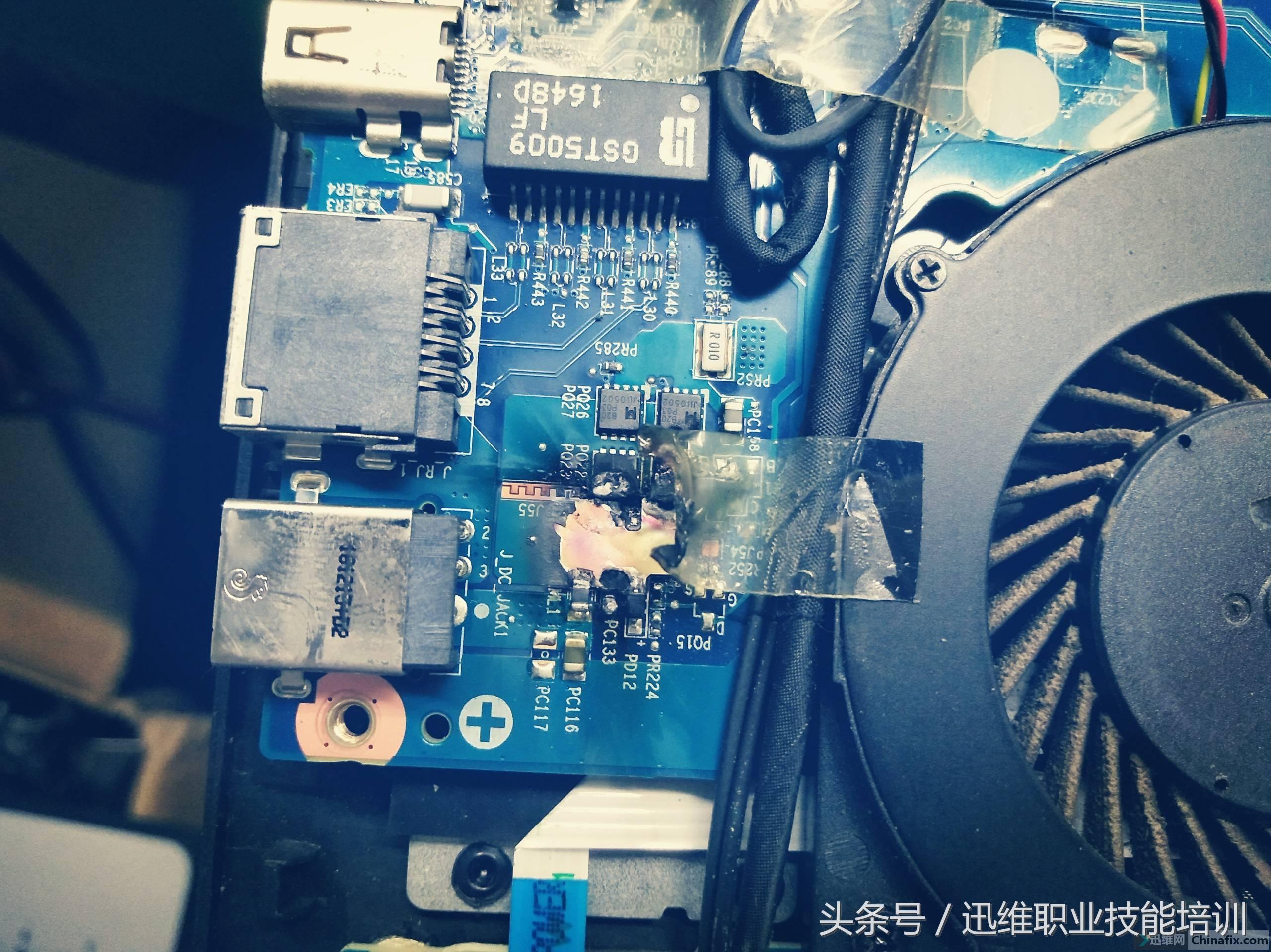神舟笔记本吃鸡时烧坏主板，师傅刮骨疗伤救活，这技术不赚钱才怪
