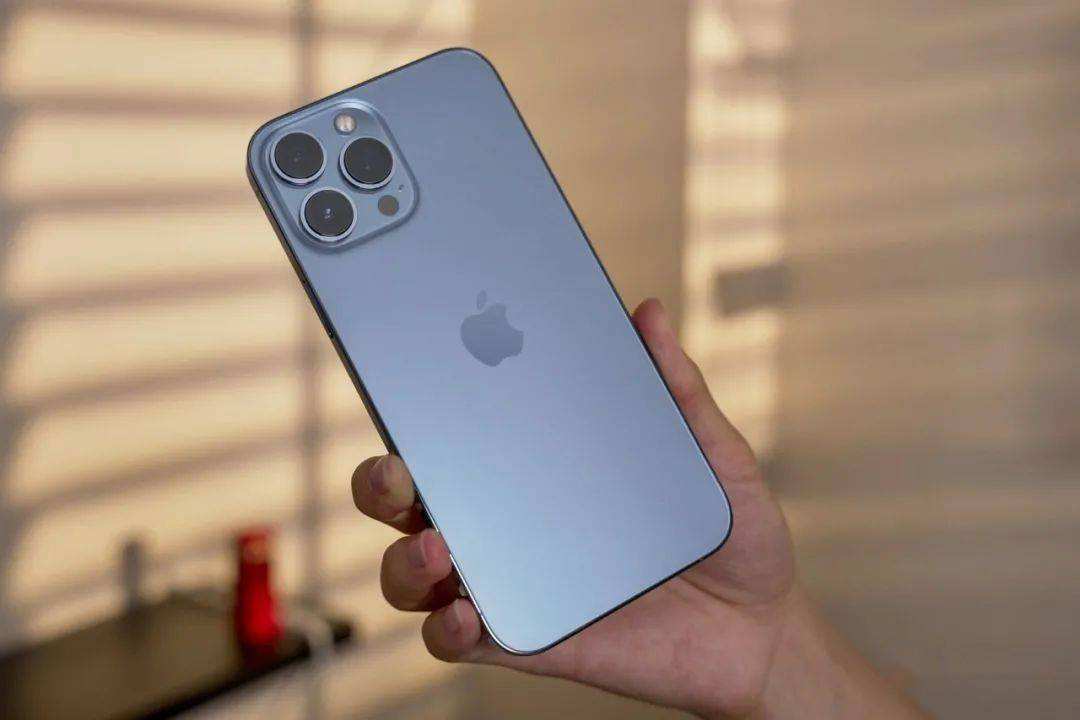 港版和国行的iPhone13Pro有什么差别？值得买么？