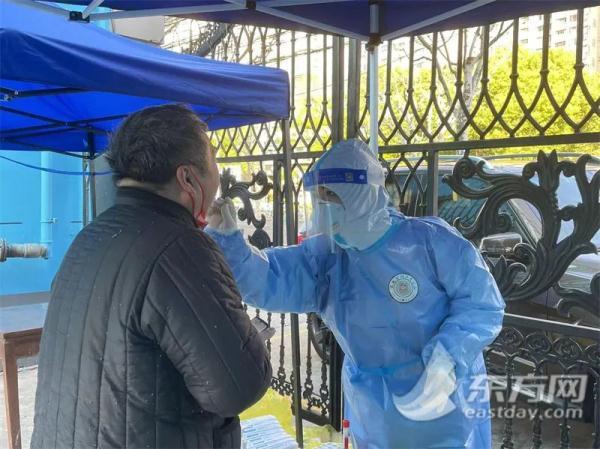 “不要紧张，一切都会好的！”这位驰援上海的90后小姐姐让我们破防了