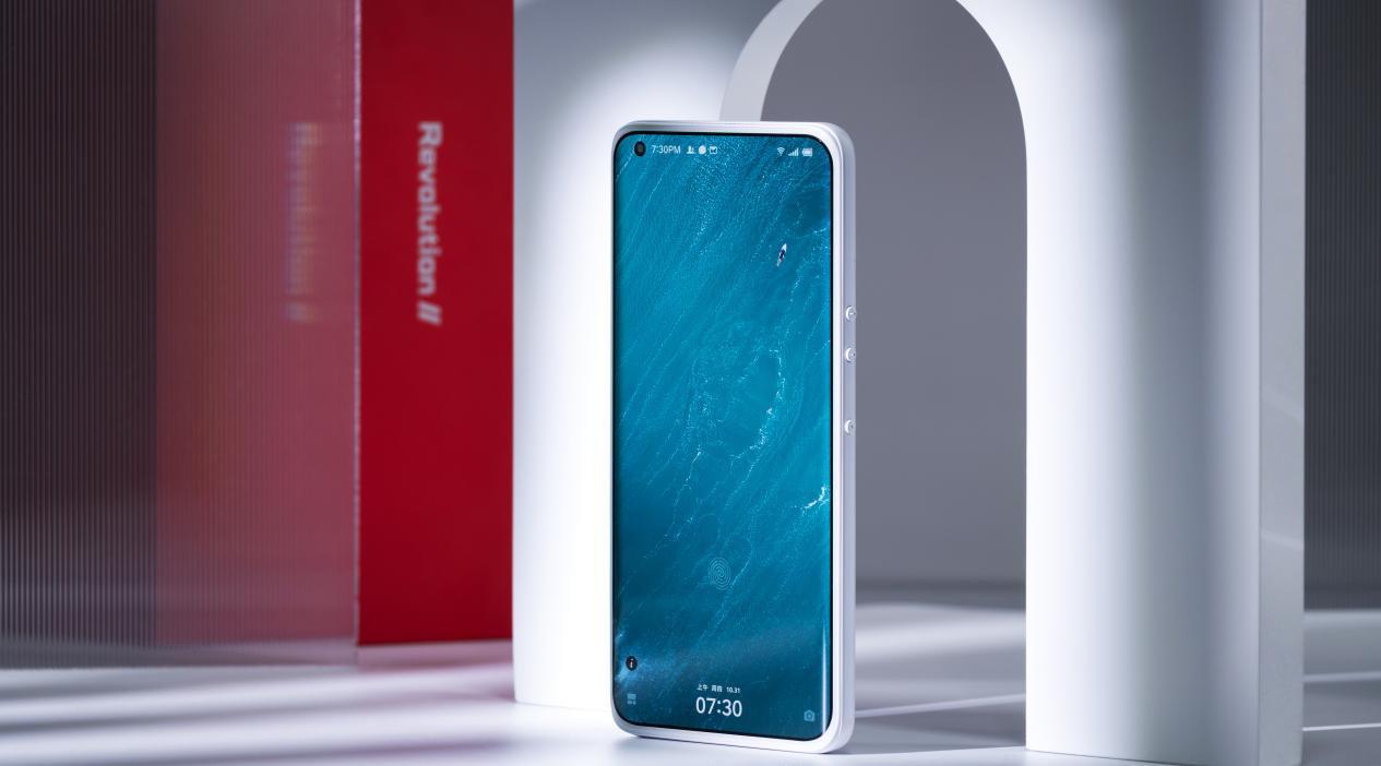 发布仅半年降价2000元!这款锤子手机还值得买吗?