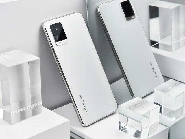 小姐姐的自拍的秘密？vivo S7全评测告诉你