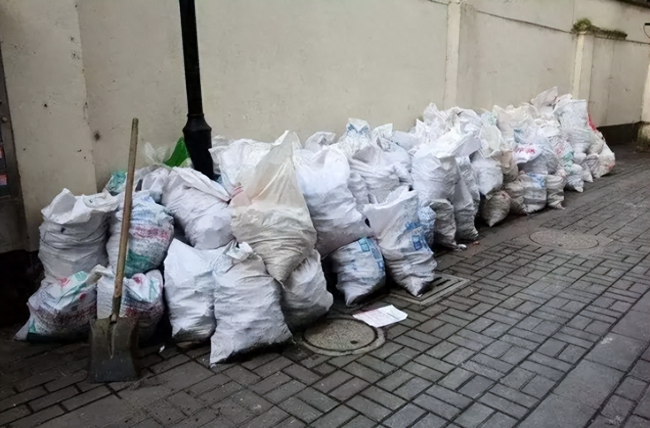 10块钱农村垃圾处理费引争议，为何村民反感10块钱的垃圾费？