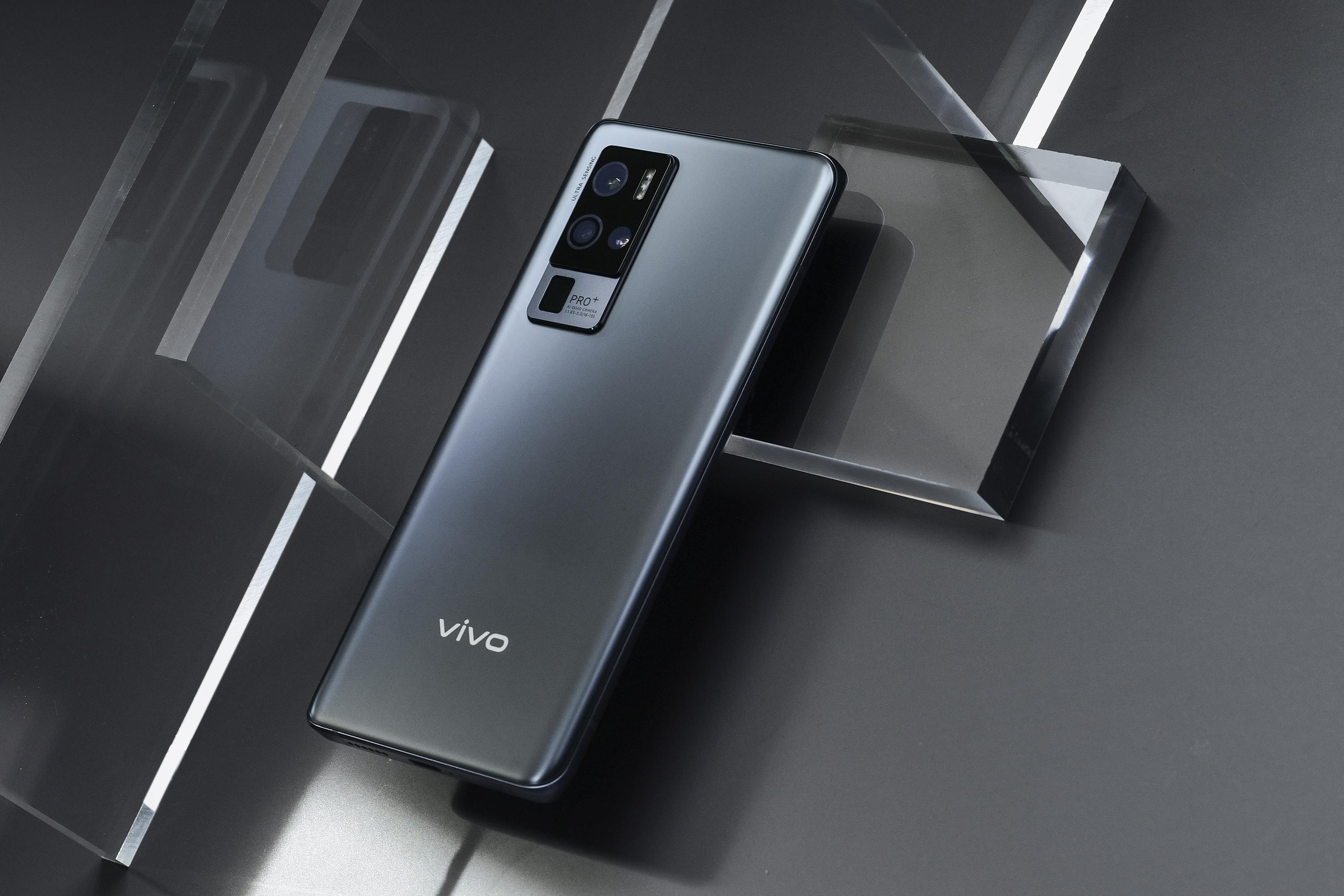 vivo X50 Pro+上手：1亿像素四摄都能打 性能霸道