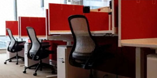 “办公系统将于10分钟后关闭”！印度科技公司“强迫员工下线回家”