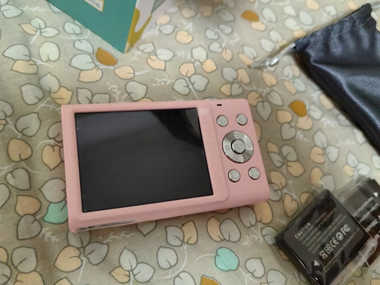 轻盈小巧,记录美好校园时光——松典数码相机的特点和使用感受