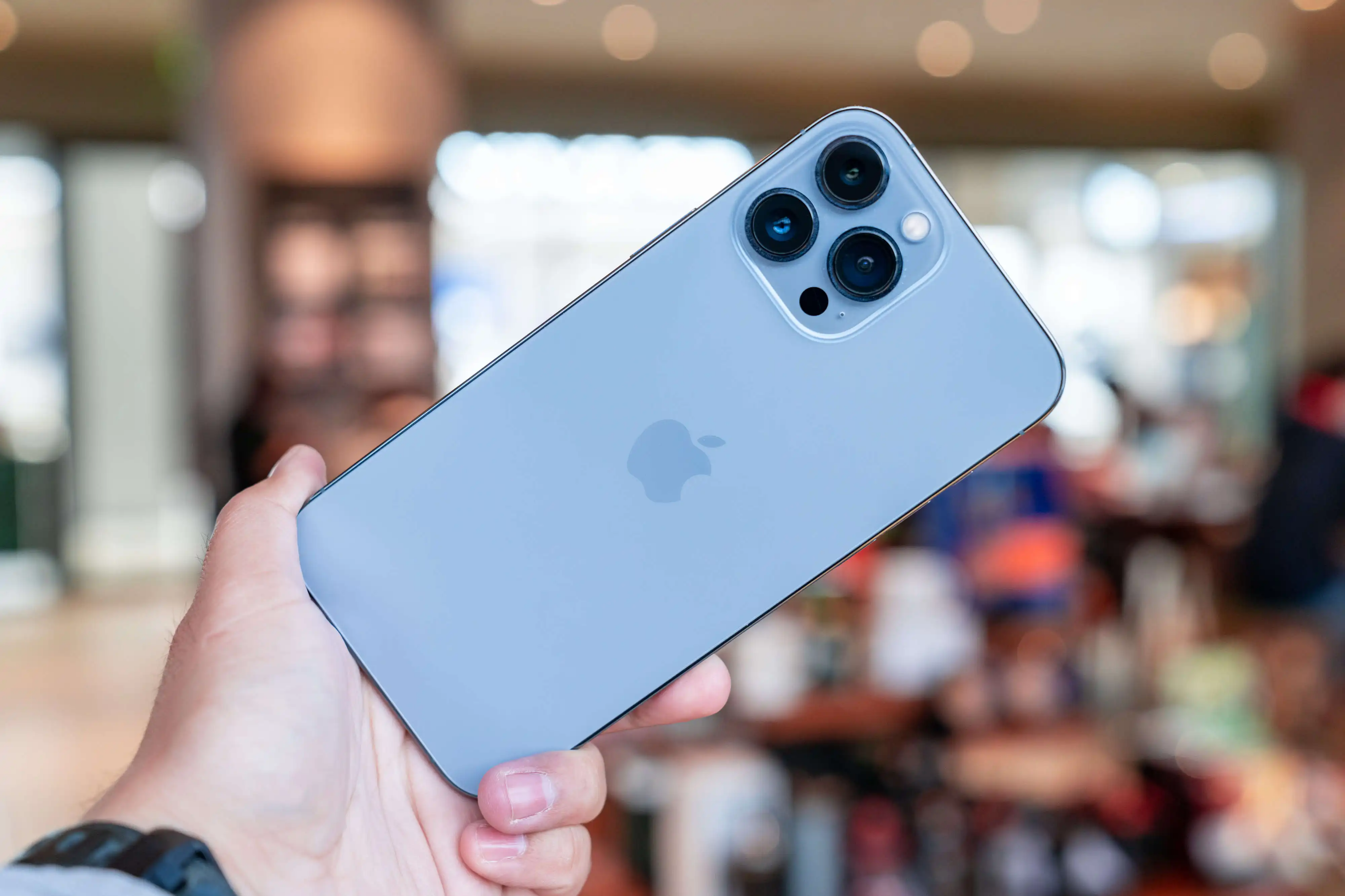 iPhone远峰蓝被移除？盘点苹果手机的经典配色