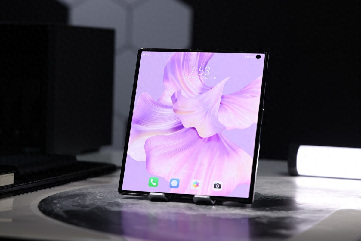 华为Mate Xs2果然最轻!今年折叠屏手机都多重?最重的你想不到