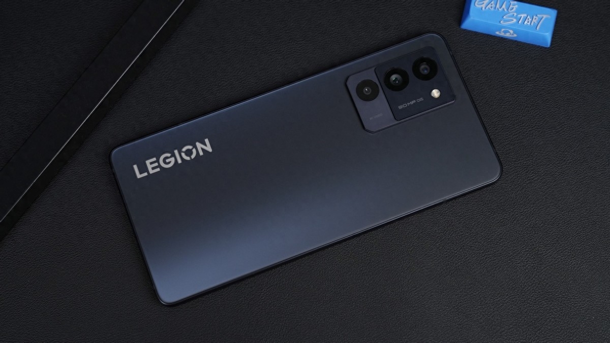 “正装野兽”拯救者Y70体验：轻薄设计+极致体验，兼顾日常与电竞