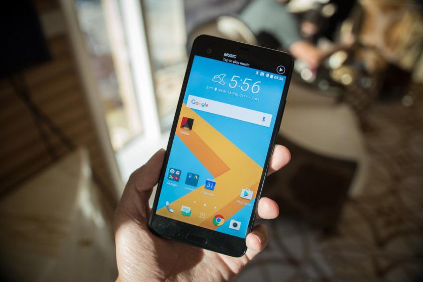 HTC新机正式开卖 5088元你会充值信仰么