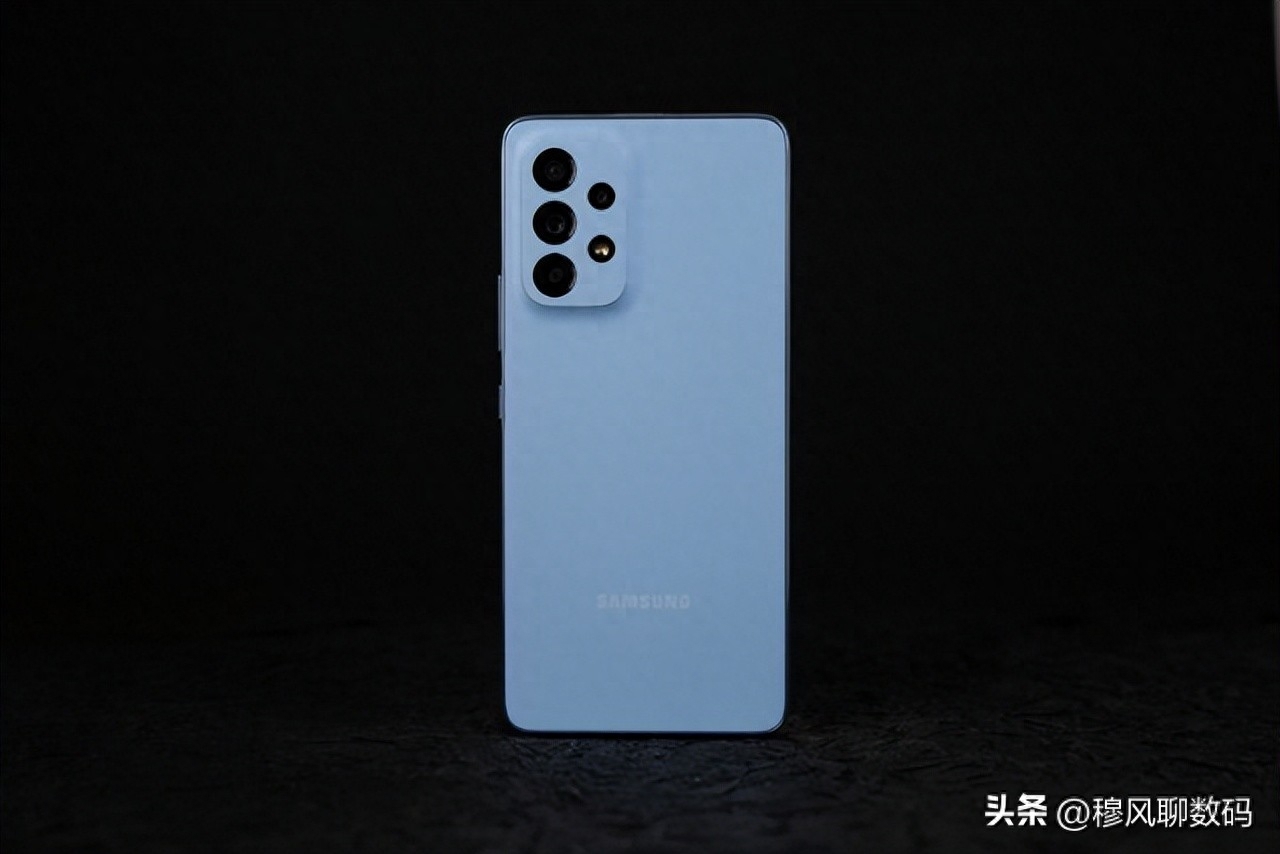7000mAh+7英寸大屏，三星Galaxy A54很要强，对比国产优势大