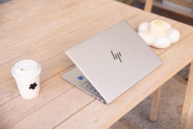 优雅设计 强劲性能，惠普星Book Pro14轻薄本评测