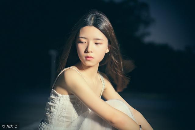 小说：意外重生十年前，小伙抓住卖手机的浪潮，一天就赚五万利润