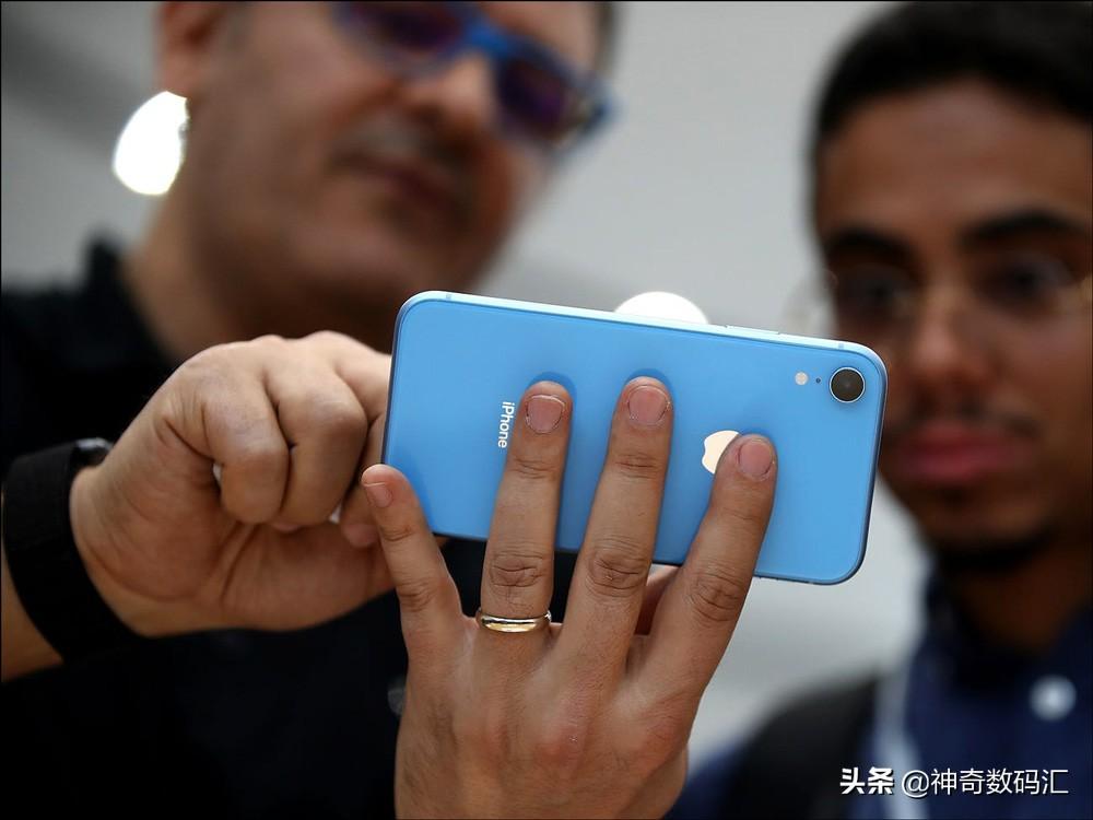 iPhone XR和iPhone SE2究竟该买谁：相差1500元，买新不买旧？