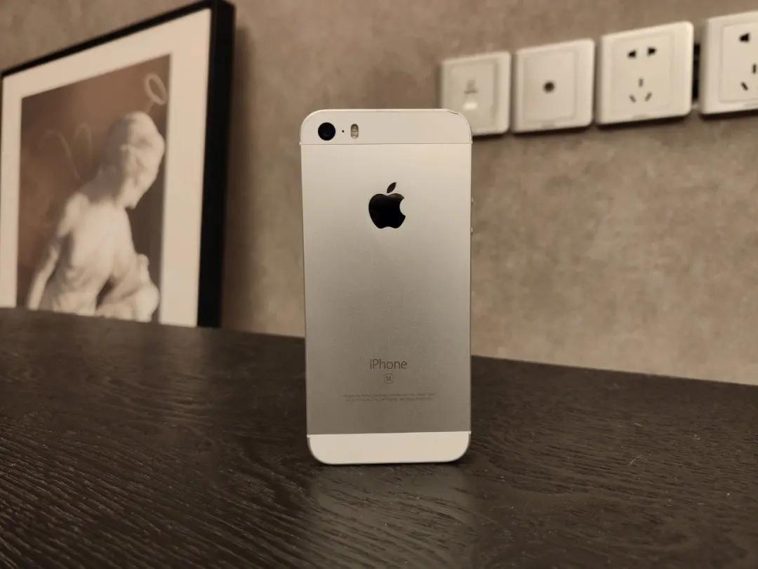 iPhone官网手机回收价格低 SE或难创辉煌