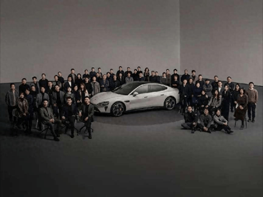 “3C巨头”转战智能新赛道,小米和华为谁能成就行业领军者!