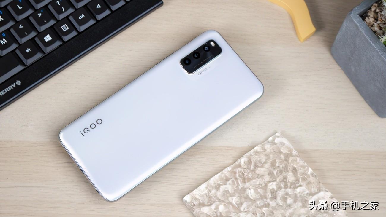 骁龙870核心依旧 价位优势加强 iQOO Neo5活力版体验