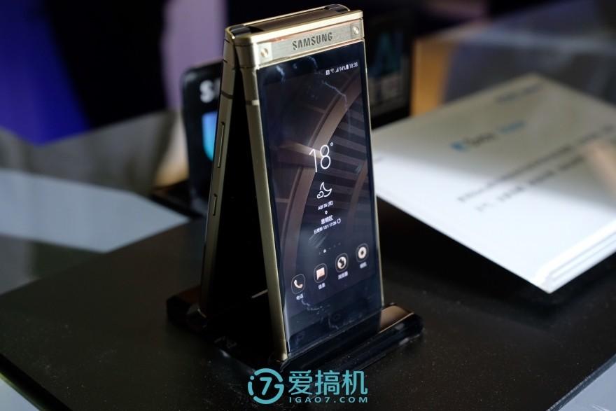 看服iPhone X！安卓最强拍照旗舰三星W2018上手体验！