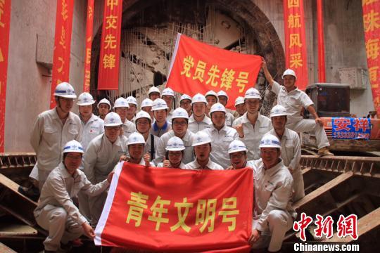 连接珠澳两地重要轨道枢纽珠机城轨右线顺利贯通
