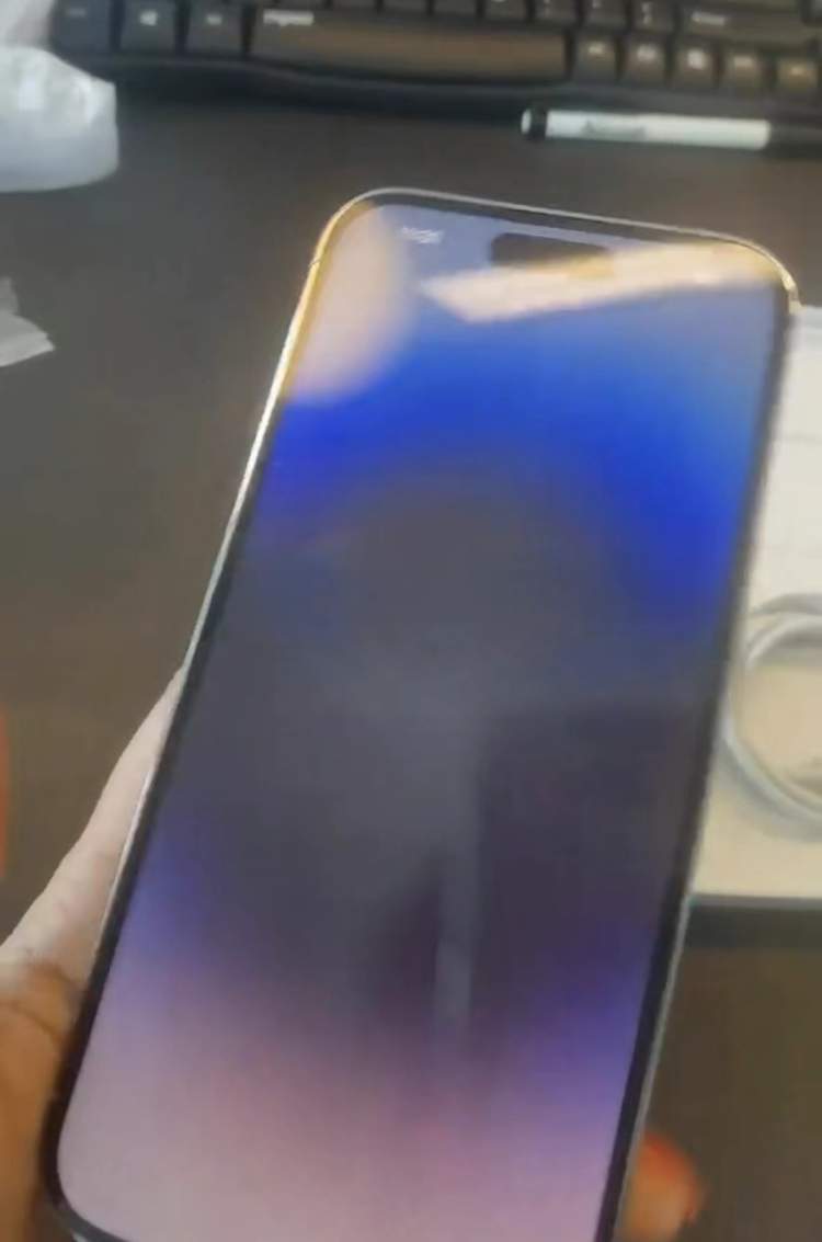 周到帮办 | iPhone14 Pro Max到手1小时屏幕就失灵，官方授权检测点与返厂检测说法