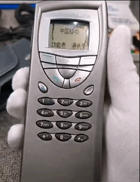 ［经典手机］ 诺基亚9210：2002年的侧翻掌上电脑