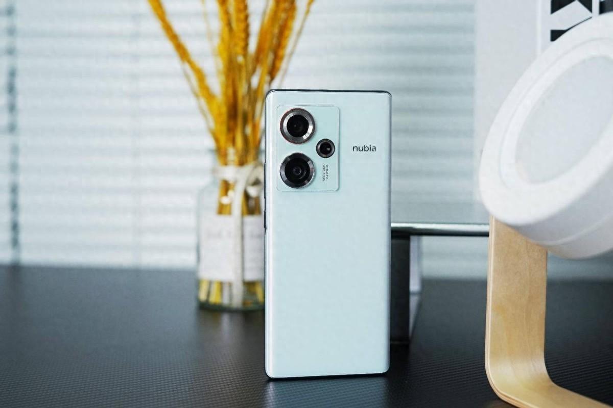 2024春节换新机,这4款值得入手,可以闭眼入,配置全面手感好