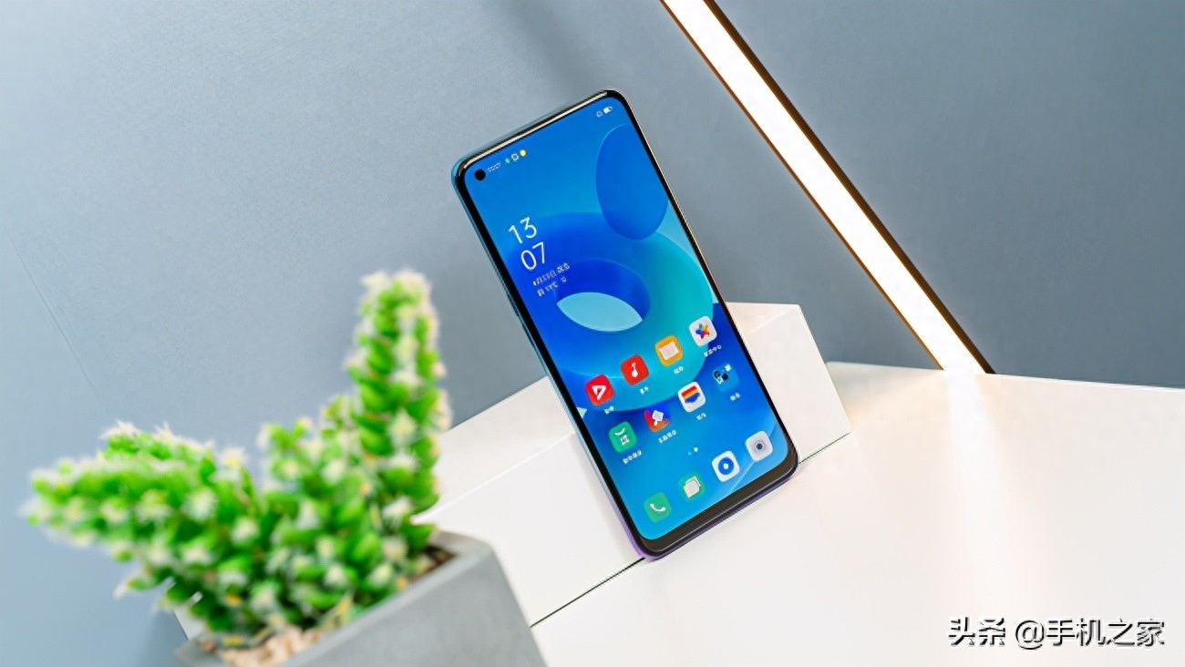 轻薄高颜值体验均衡 OPPO A95评测
