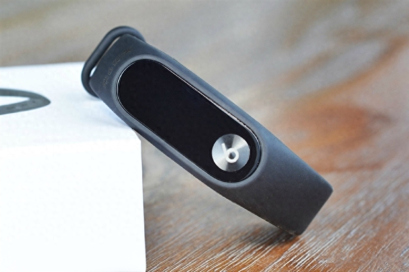 续航超20天!小米手环3评测:大屏幕+50米防水