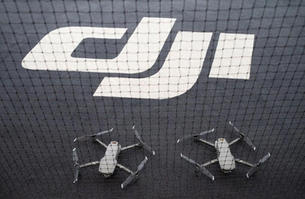 无人机取代挑山工,一台大疆卖16万。 挑山工真的要失业了