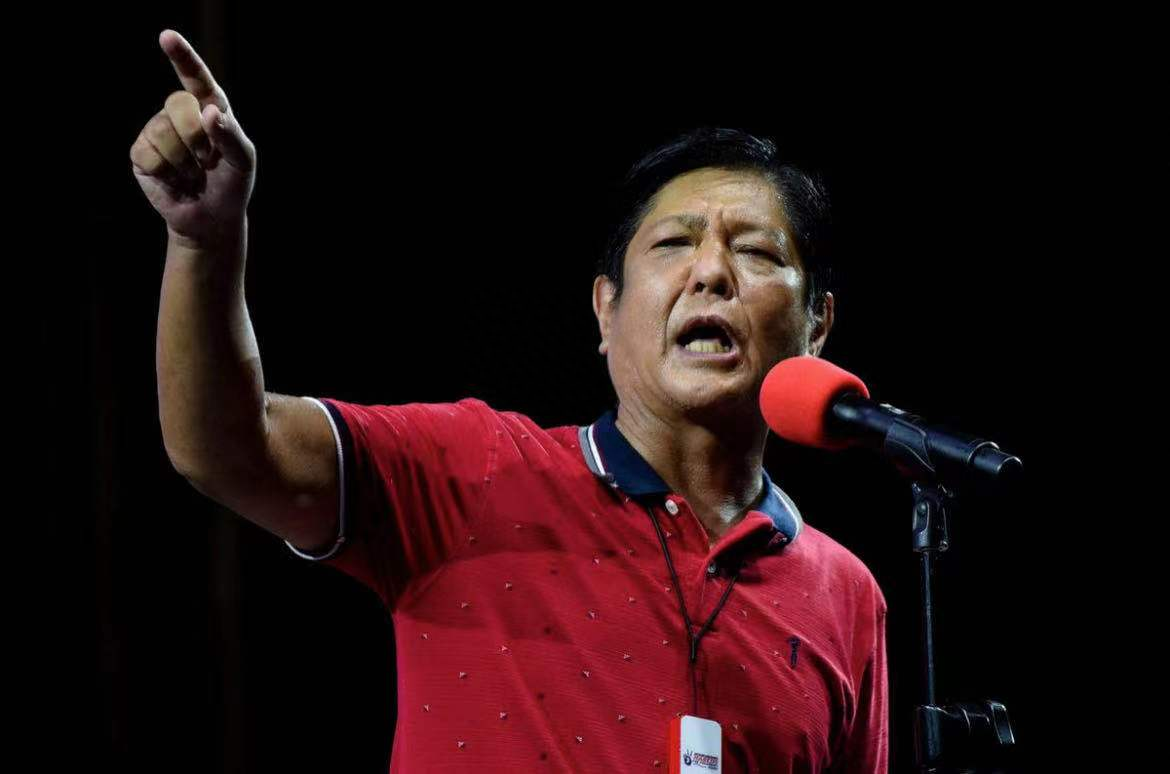 中国战机现身，菲不敢开第一枪，百艘船进美济岛，仁爱礁翻不了天