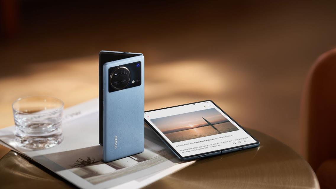 vivo首款折叠屏手机X Fold发布,售价8999元起