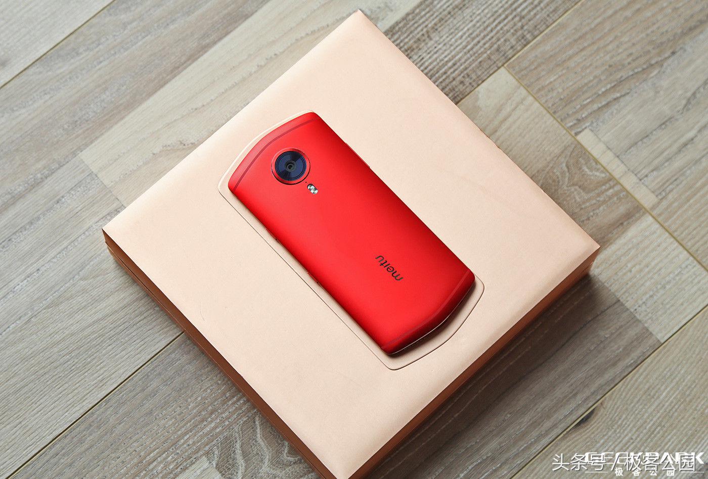 美图 T8s 体验：一部主流的「美图式」手机