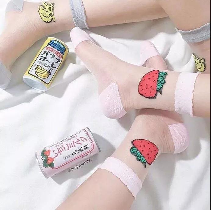 最近很火的个性朋友圈背景图