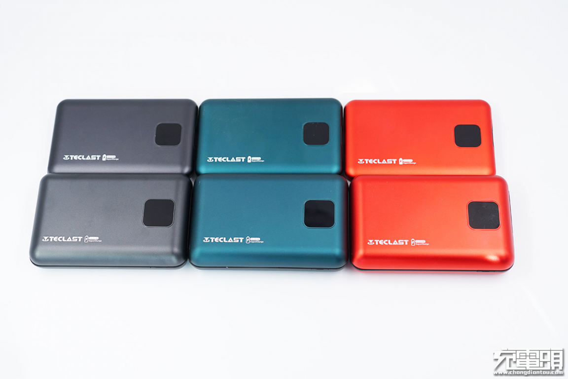 只有硬币一半厚度，双向快充，台电X10/20Pro充电宝评测