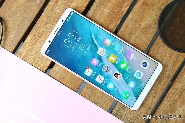 回顾一下vivo的经典机型，每一款都是项技术的突破