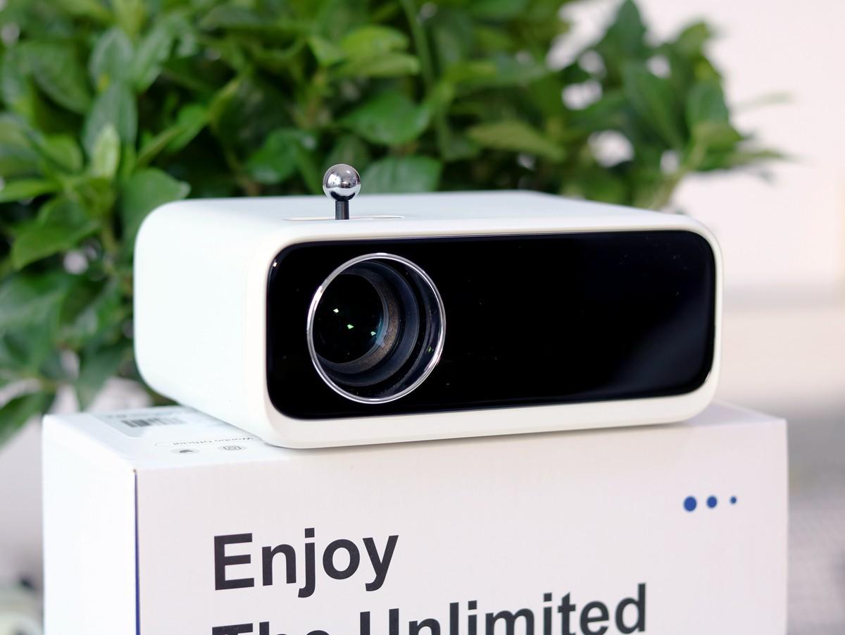 不到500元入手万播Mini投影仪，支持高清画质，随时《西出玉门》