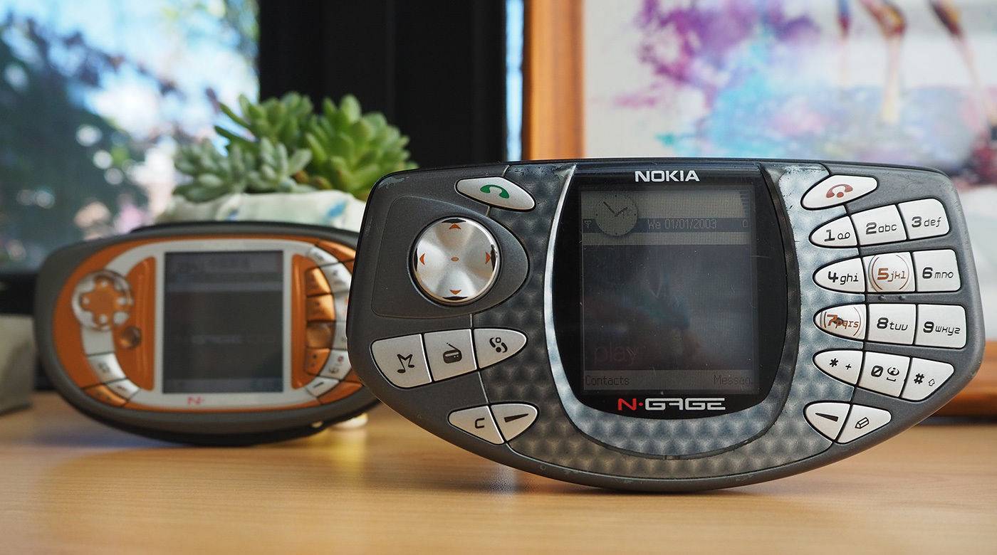 诺基亚在 2003 年发布的 N-Gage,才是「游戏手机」的鼻祖