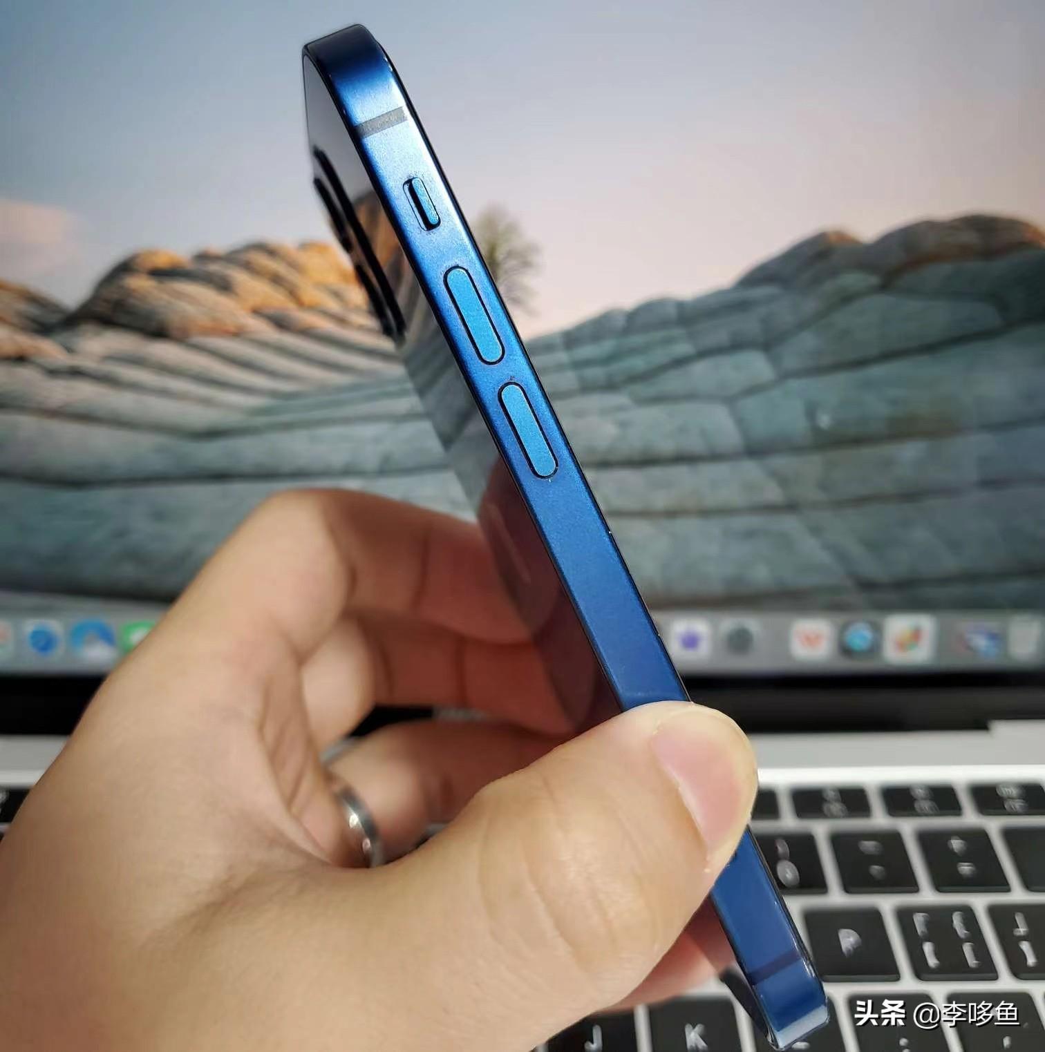 2022年，iPhone 12 Mini成为了“工业垃圾”